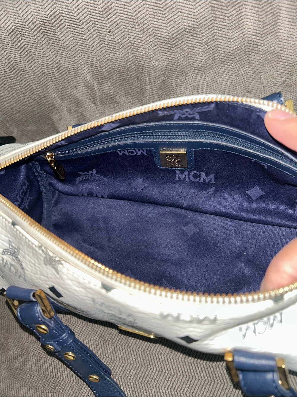MCM White & Navy Visetos Barrel Bag with Gold Hardware - Picture 7 of 8